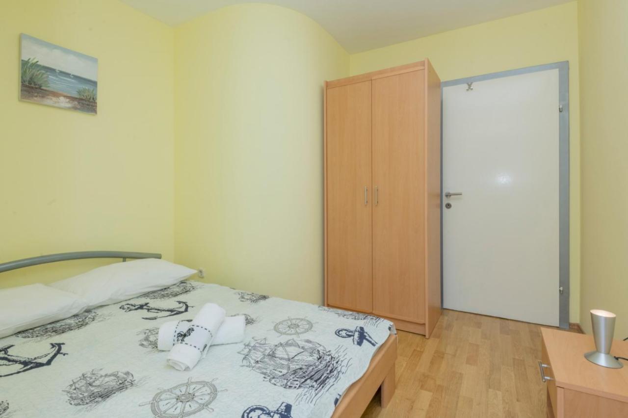Apartments Zdravka Lokva Rogoznica Exterior foto